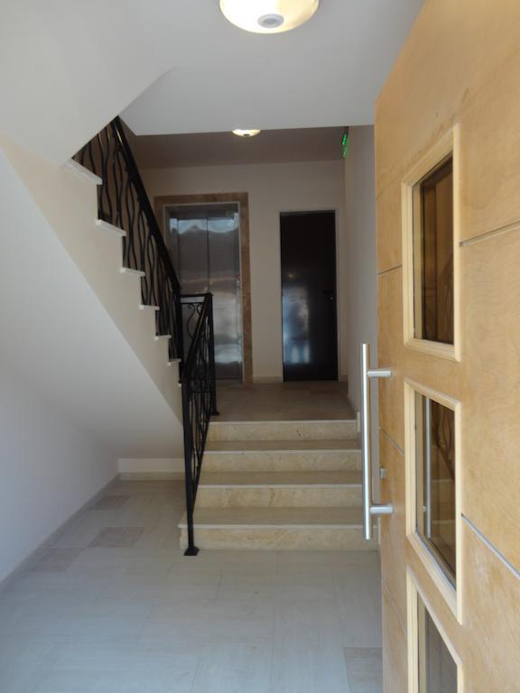 Holiday Apartments In Pomorie Bagian luar foto