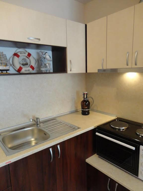 Holiday Apartments In Pomorie Bagian luar foto