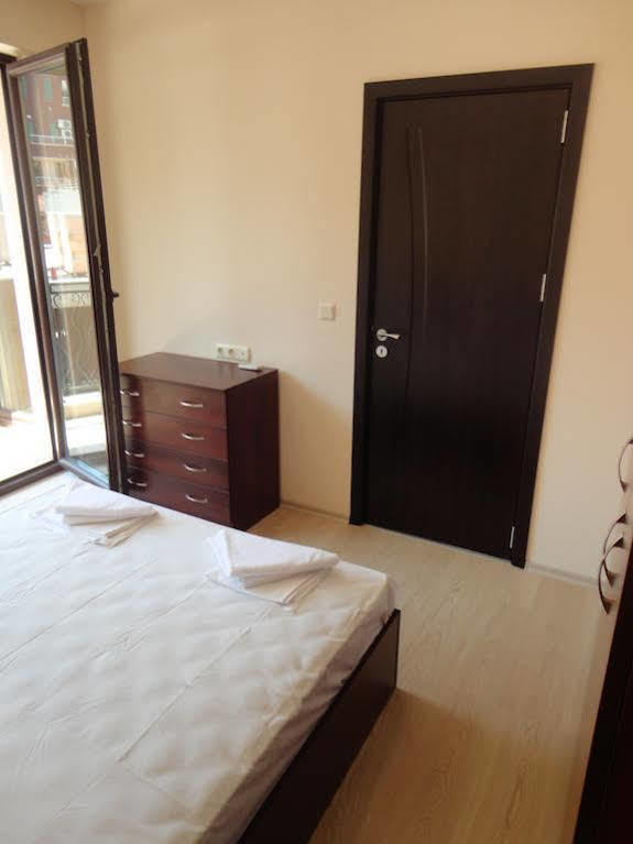 Holiday Apartments In Pomorie Bagian luar foto