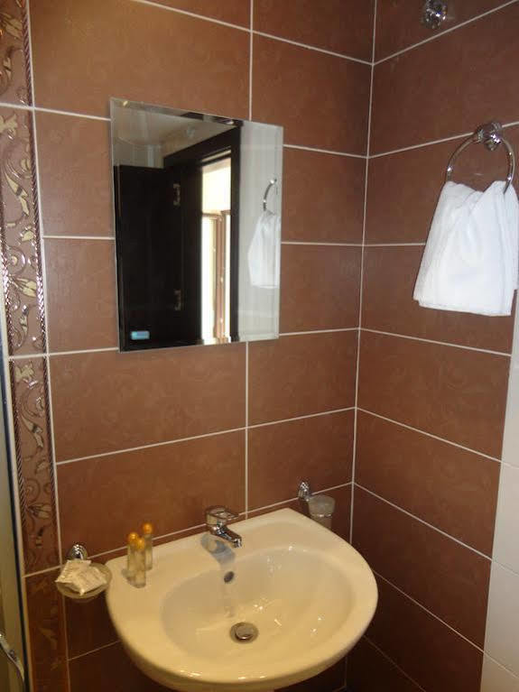 Holiday Apartments In Pomorie Bagian luar foto